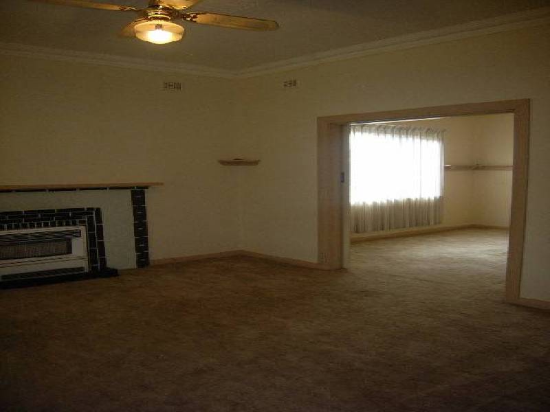 11 Fairweather Avenue, Woodville South SA 5011