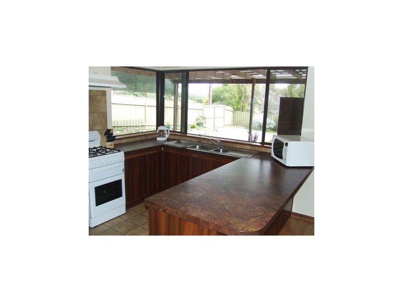 40 Oakridge Road, Aberfoyle Park SA 5159