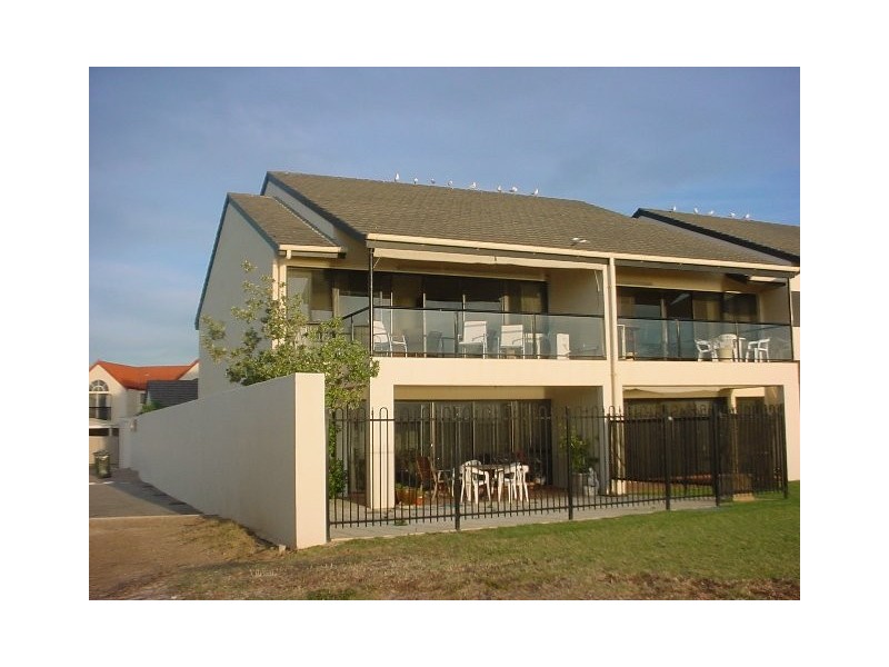 1/3 Mirani Court, West Lakes Shore SA 5020