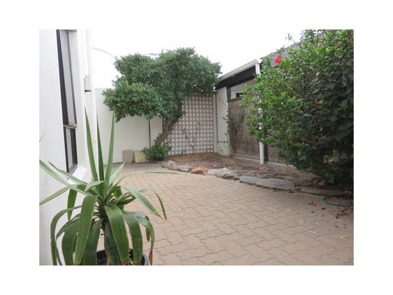 1/3 Mirani Court, West Lakes Shore SA 5020