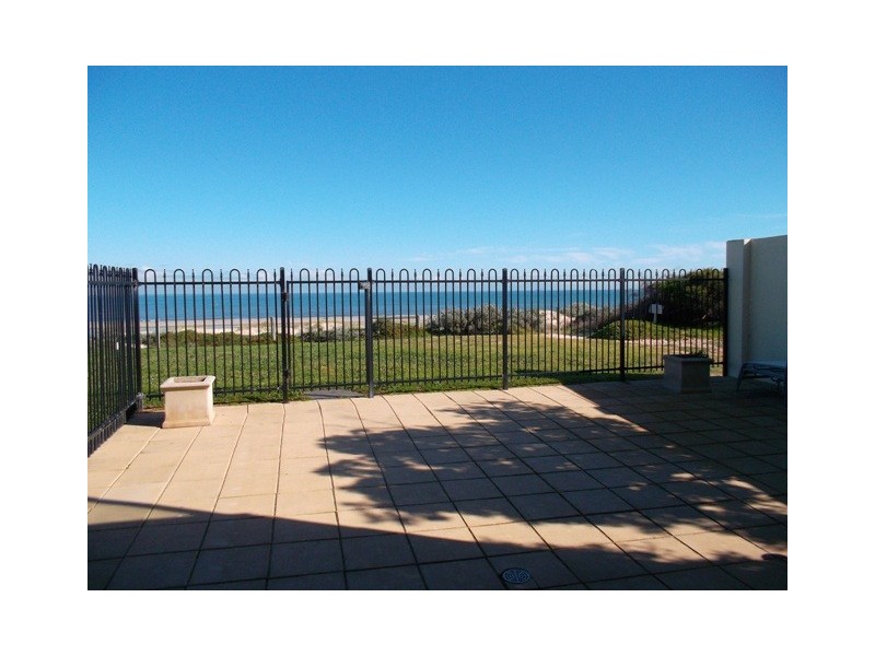 1/3 Mirani Court, West Lakes Shore SA 5020