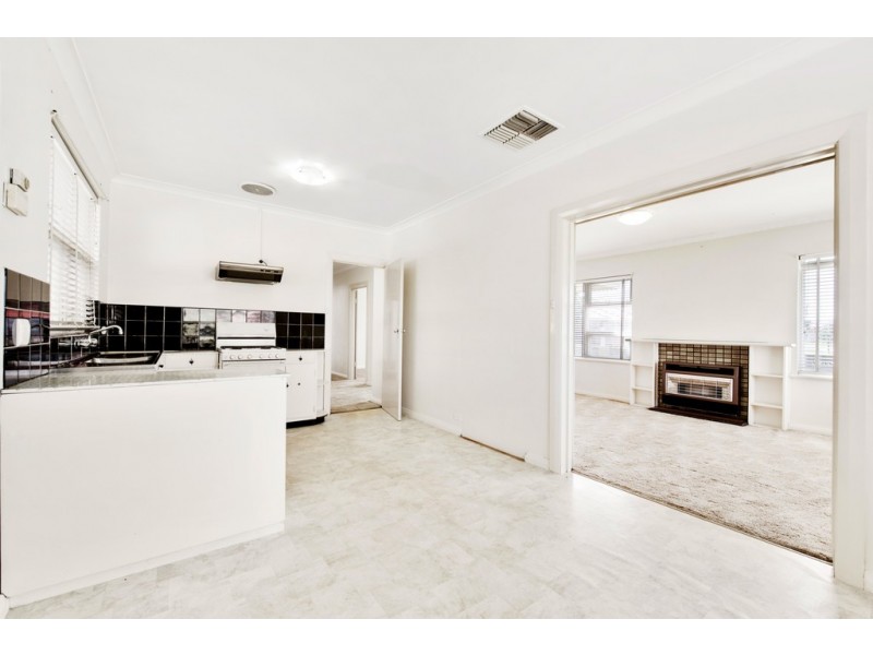 7 Hammond Road, Findon SA 5023