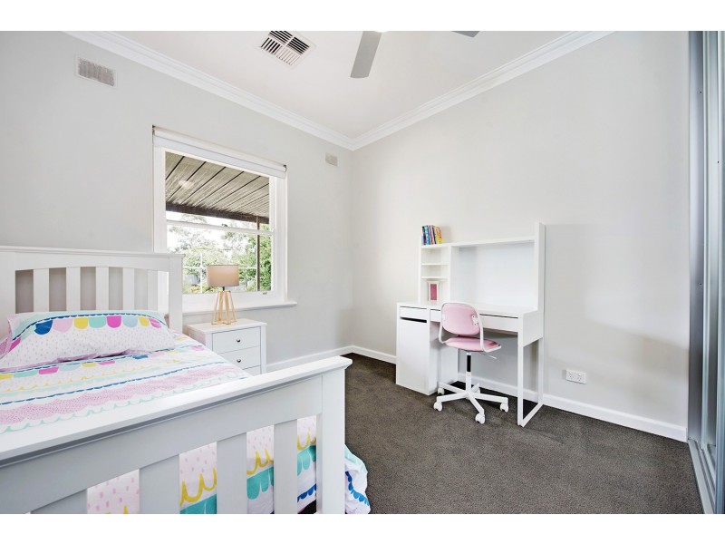 15 Golfers Avenue, Seaton SA 5023