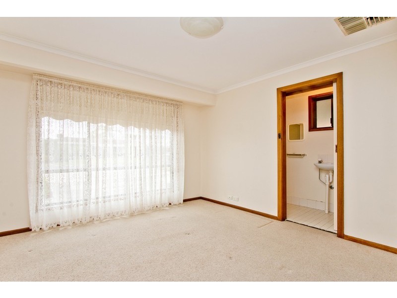 2 Carlson Court, North Haven SA 5018