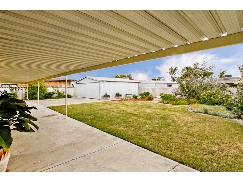 2 Carlson Court, North Haven SA 5018