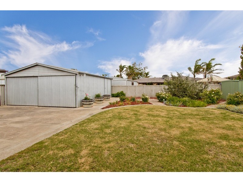 2 Carlson Court, North Haven SA 5018