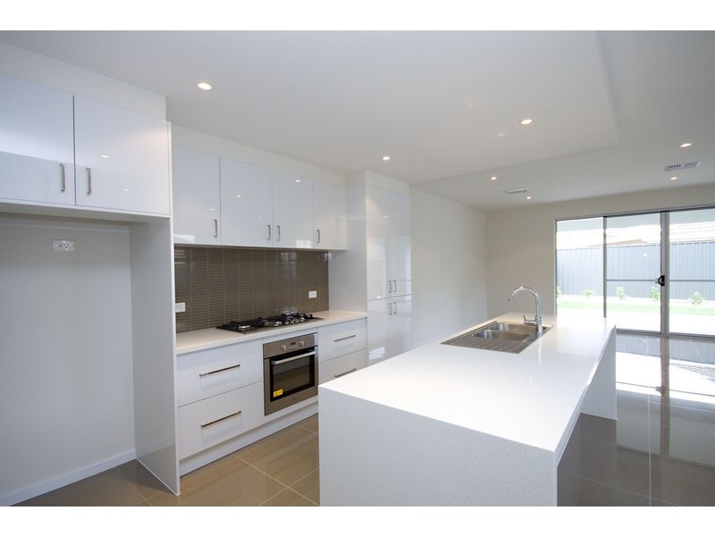 1/3 Dineen Place, West Beach SA 5024