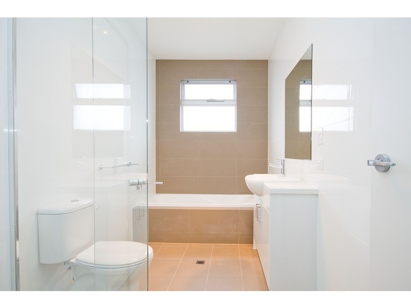 1/3 Dineen Place, West Beach SA 5024