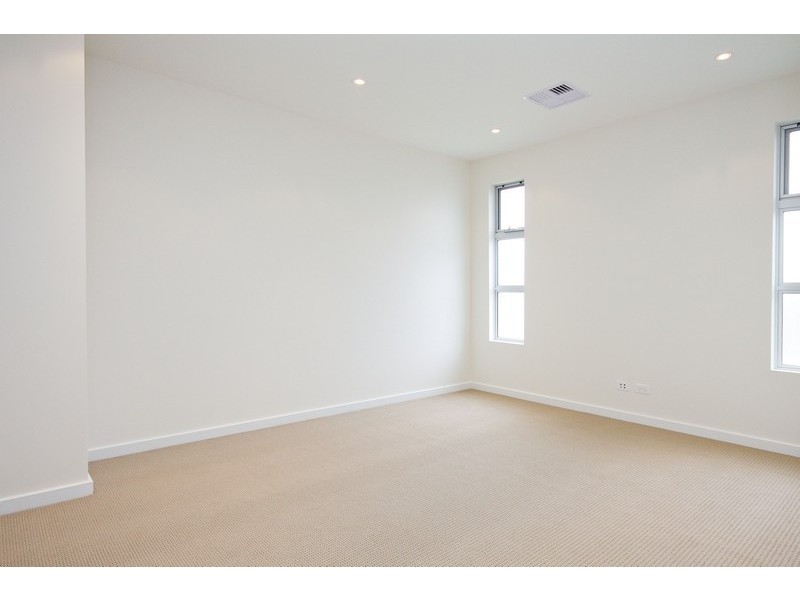 1/3 Dineen Place, West Beach SA 5024
