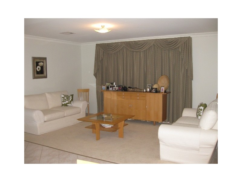 15 Dundee Avenue, Seaton SA 5023