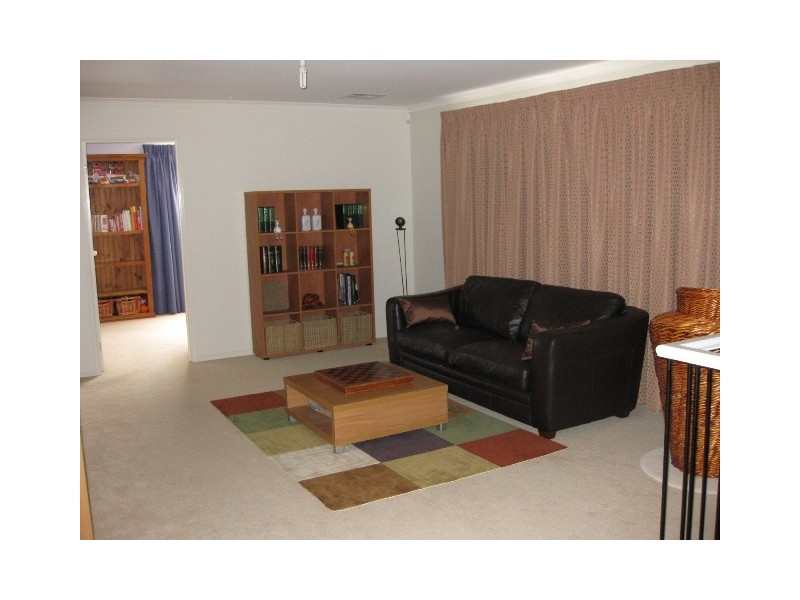 15 Dundee Avenue, Seaton SA 5023