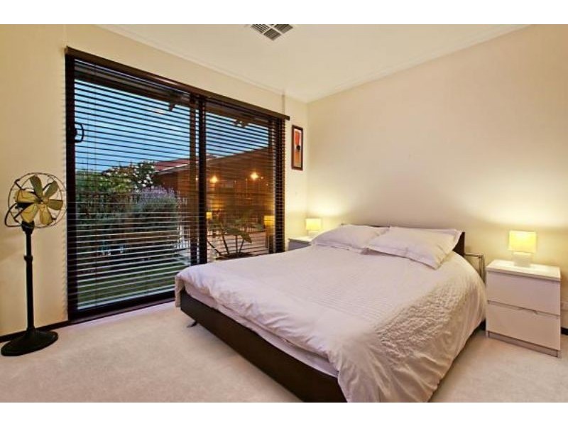 18 Stanford Crescent, Fulham Gardens SA 5024