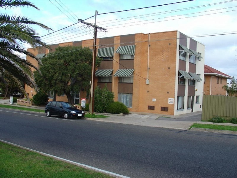8/23 Military Road, West Beach SA 5024