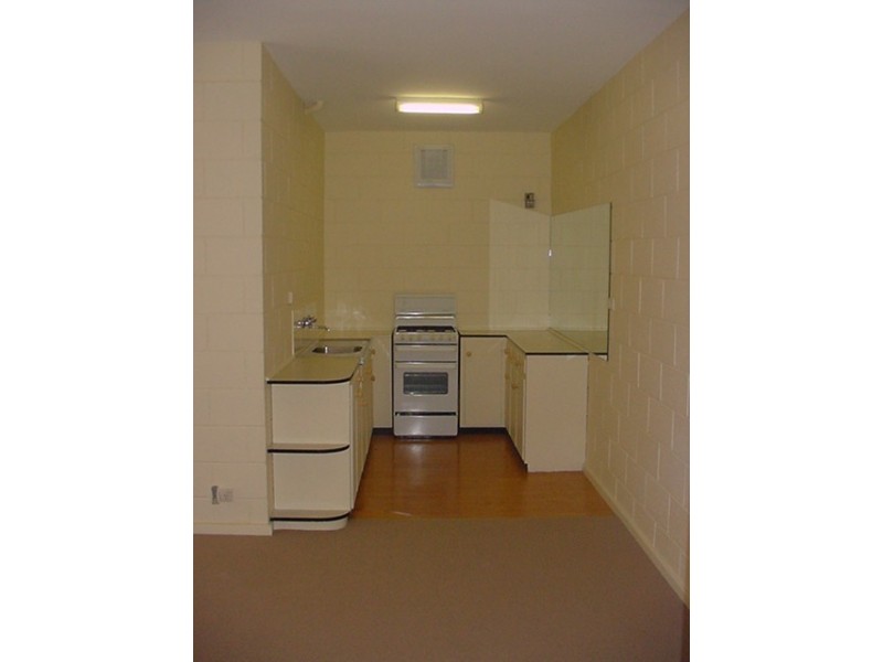 8/23 Military Road, West Beach SA 5024