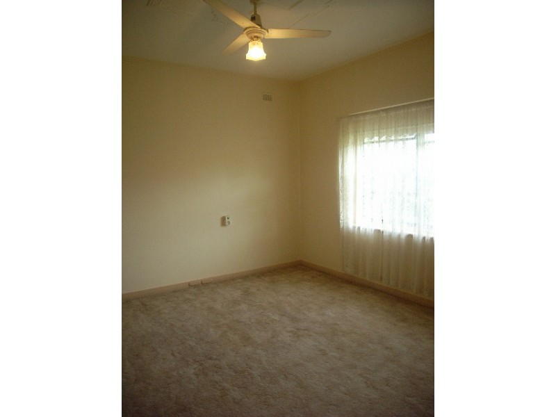 11 Fairweather Avenue, Woodville South SA 5011