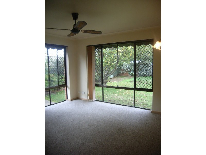 11 Fairweather Avenue, Woodville South SA 5011