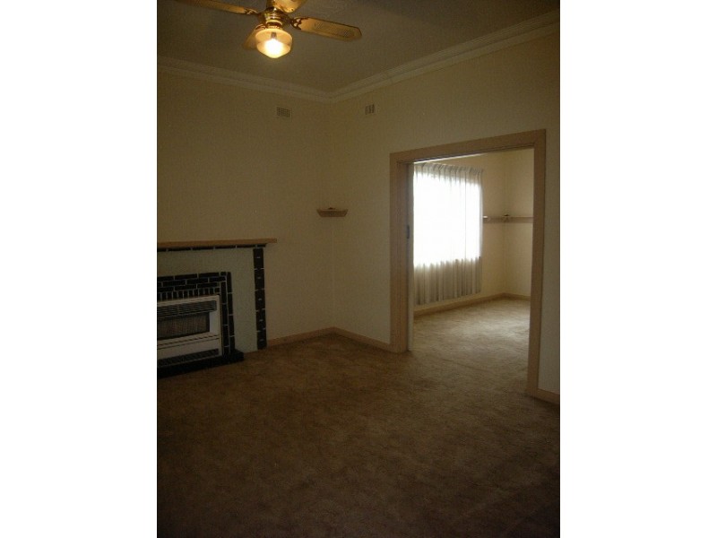 11 Fairweather Avenue, Woodville South SA 5011