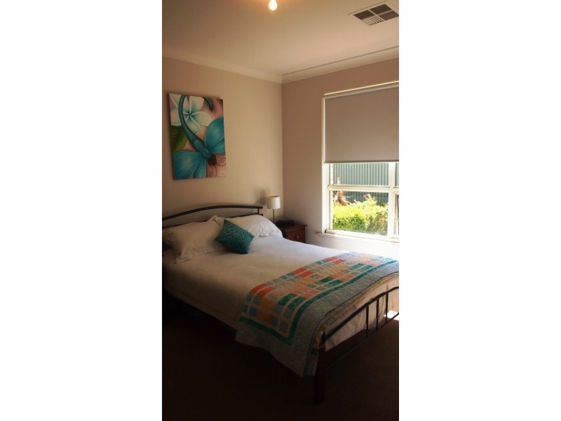 7 Manor Court, Grange SA 5022