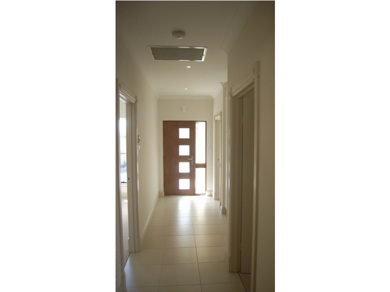 2/18 Third Avenue, Seaton SA 5023