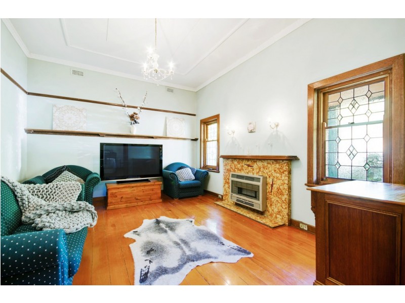 8 Cedar Avenue, Woodville South SA 5011