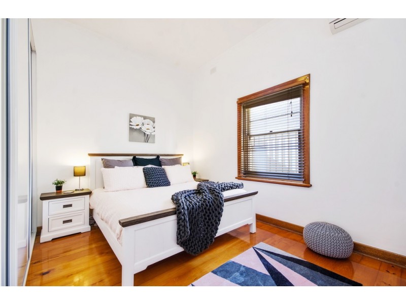 8 Cedar Avenue, Woodville South SA 5011