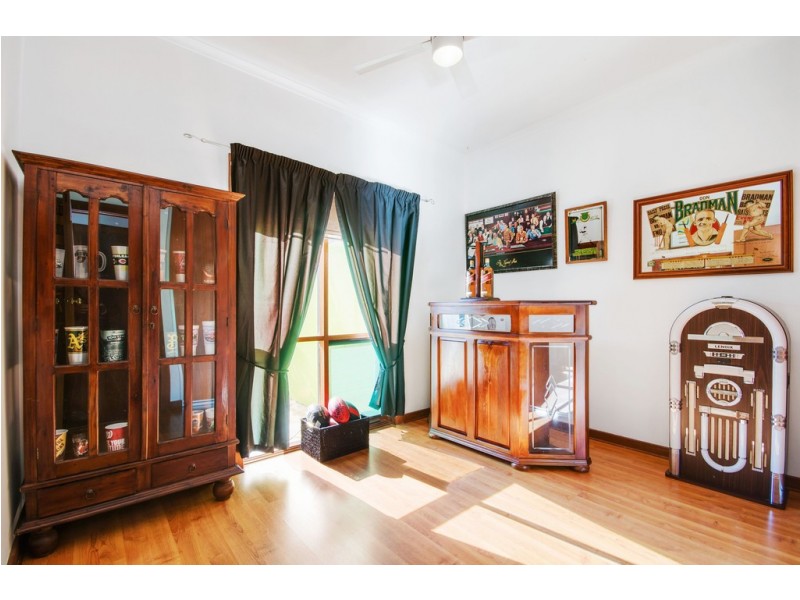 8 Cedar Avenue, Woodville South SA 5011