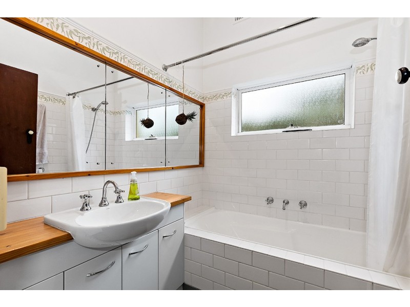 21 Surrey Street, Grange SA 5022