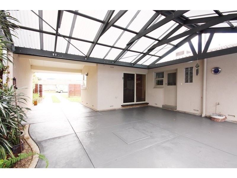 7 Winston Crescent, West Beach SA 5024