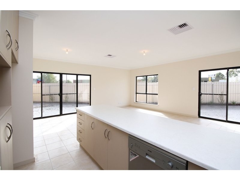 18 Richard Street, Findon SA 5023