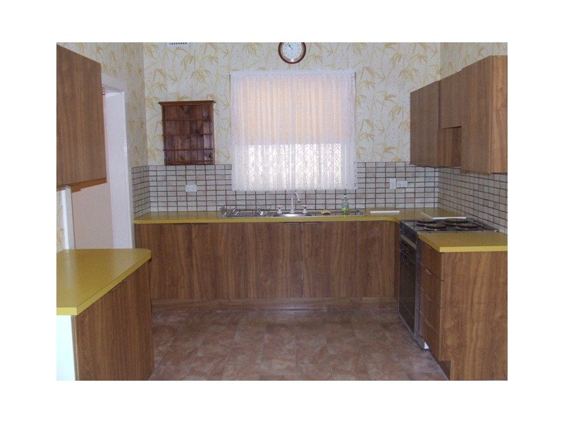 100 Beach Street, Grange SA 5022