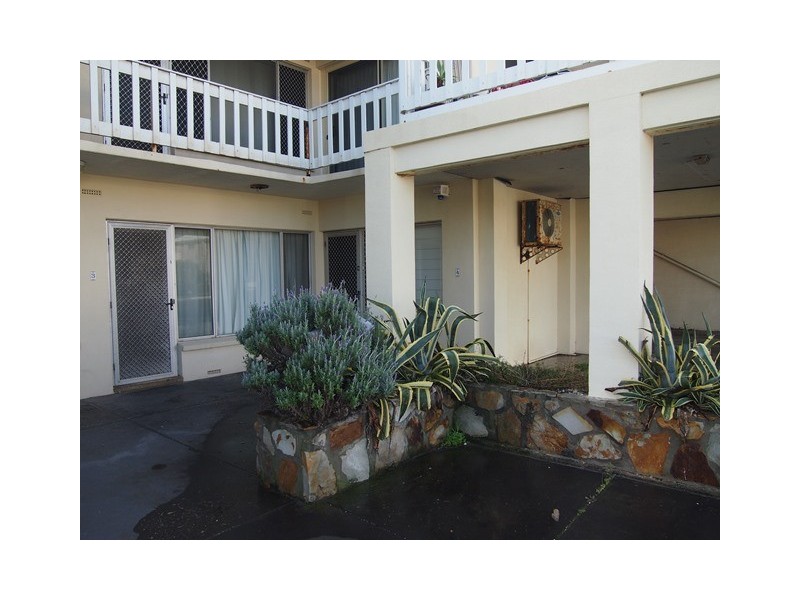 4/20 Seaview Road, West Beach SA 5024