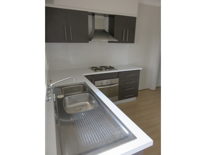 4/20 Seaview Road, West Beach SA 5024