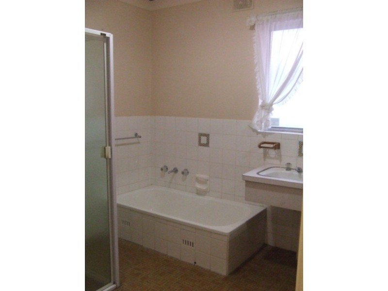 4 Percy Street, Seaton SA 5023