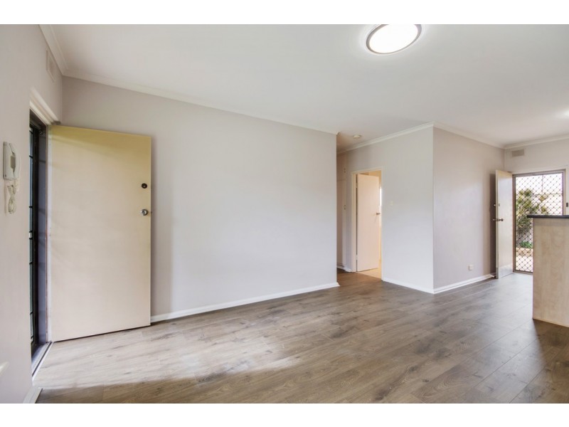 17/2 Bach Crescent, Seaton SA 5023