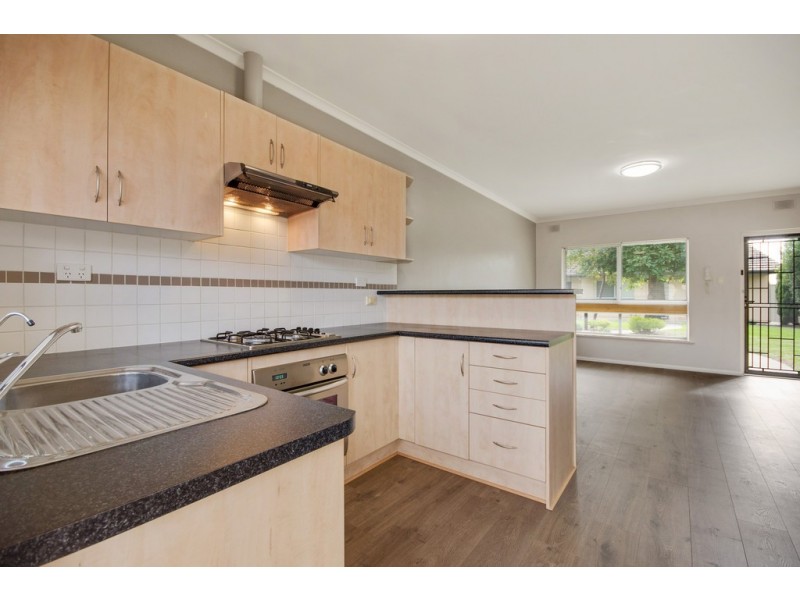 17/2 Bach Crescent, Seaton SA 5023