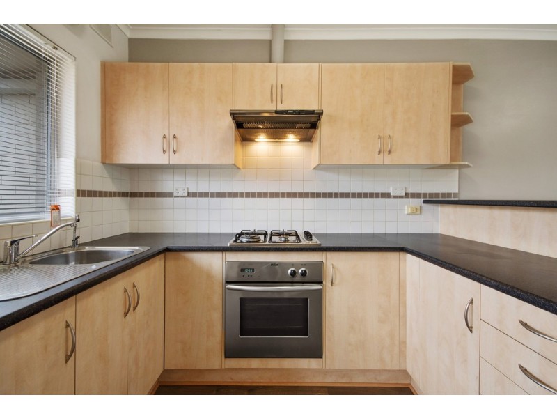 17/2 Bach Crescent, Seaton SA 5023