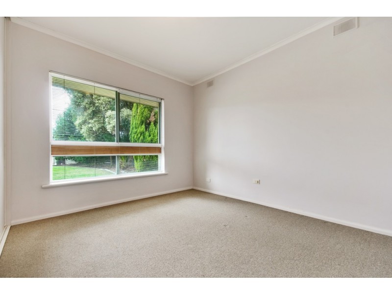 17/2 Bach Crescent, Seaton SA 5023