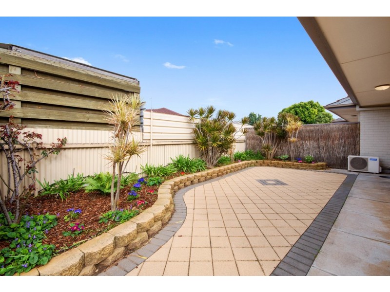 17/2 Bach Crescent, Seaton SA 5023