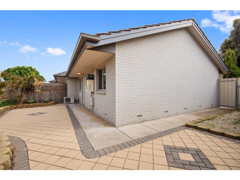 17/2 Bach Crescent, Seaton SA 5023