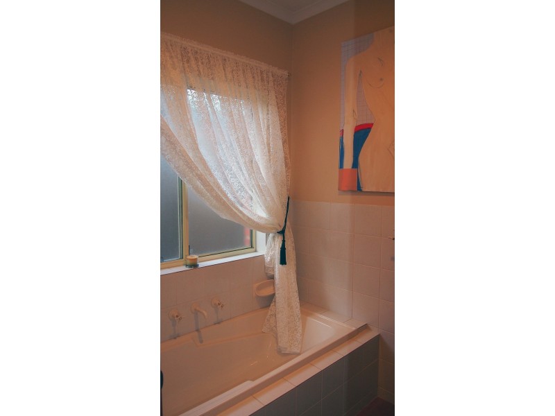 11 Caroline Drive, Allenby Gardens SA 5009