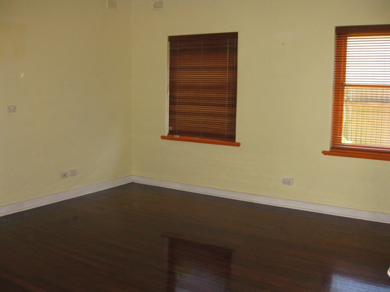 24 Kingborn Ave, Seaton SA 5023