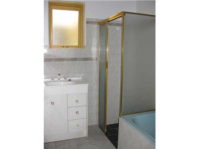 24 Kingborn Ave, Seaton SA 5023