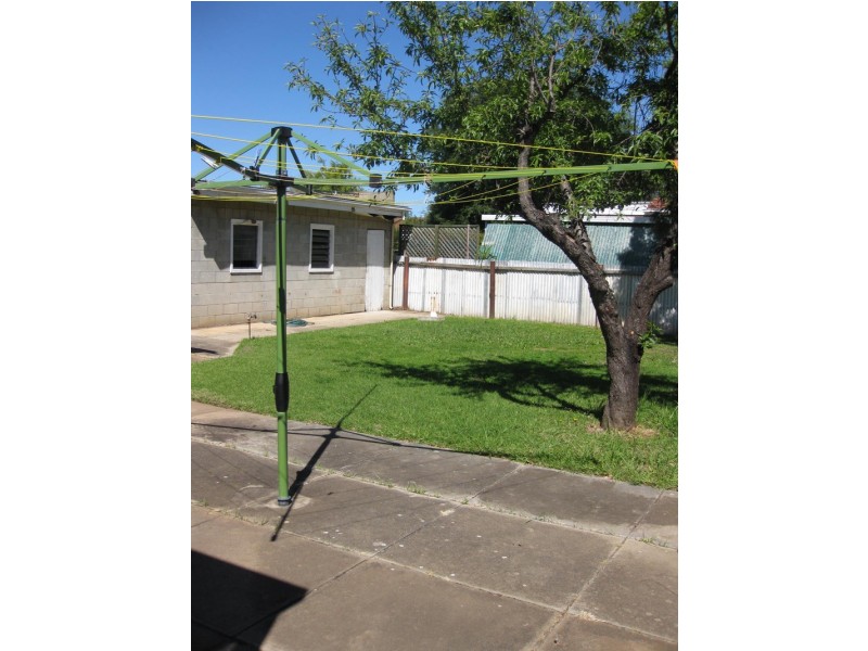24 Kingborn Ave, Seaton SA 5023