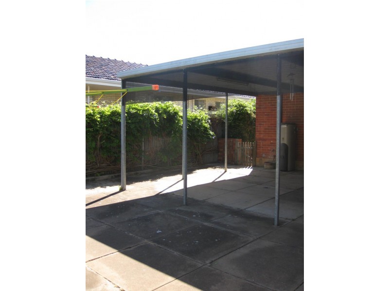 24 Kingborn Ave, Seaton SA 5023