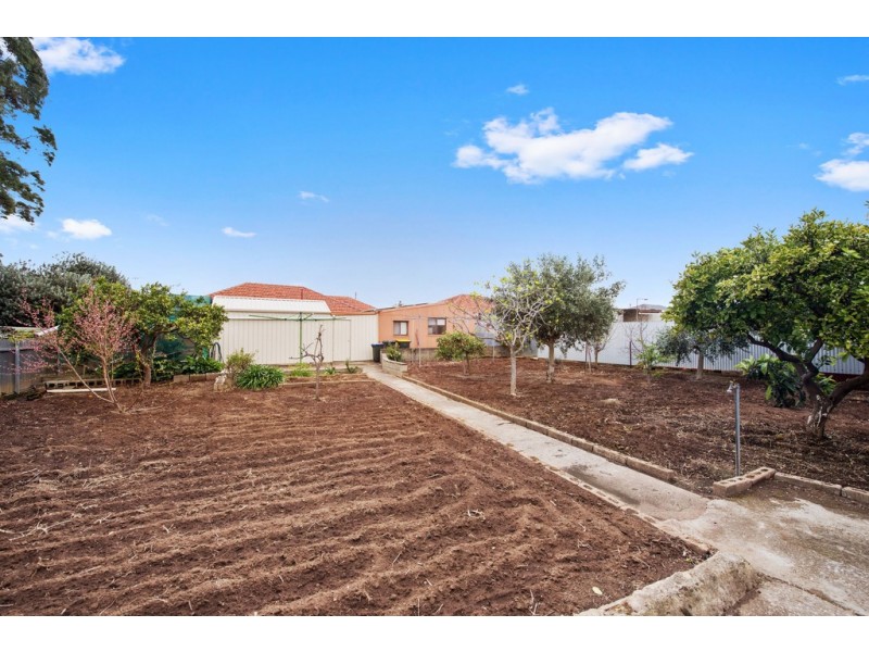 4 Airdrie Avenue, Seaton SA 5023