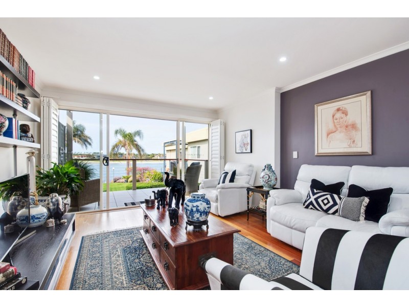 23/74 Military Road, Tennyson SA 5022