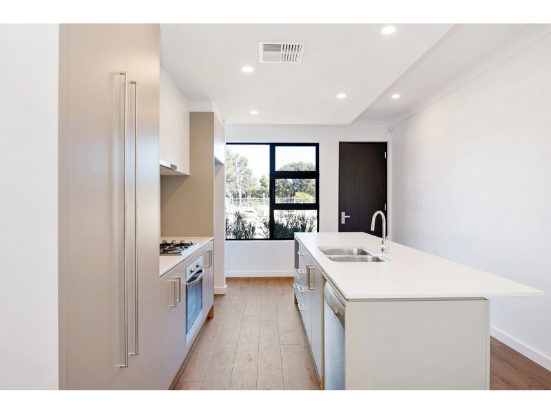 22 Troubridge Drive, West Lakes SA 5021