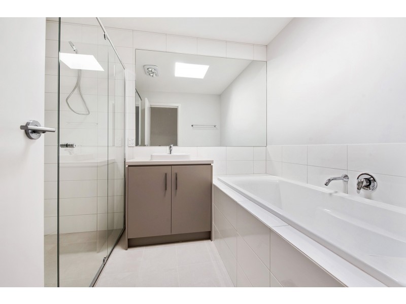 22 Troubridge Drive, West Lakes SA 5021