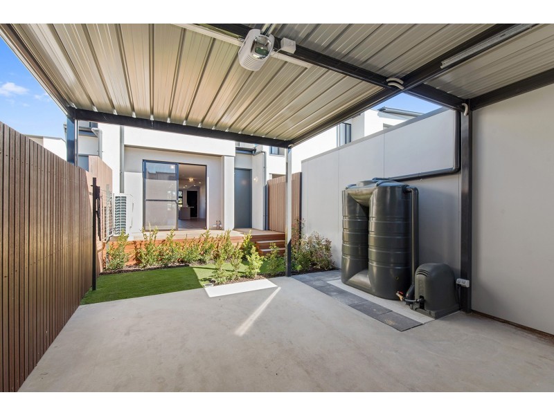 22 Troubridge Drive, West Lakes SA 5021