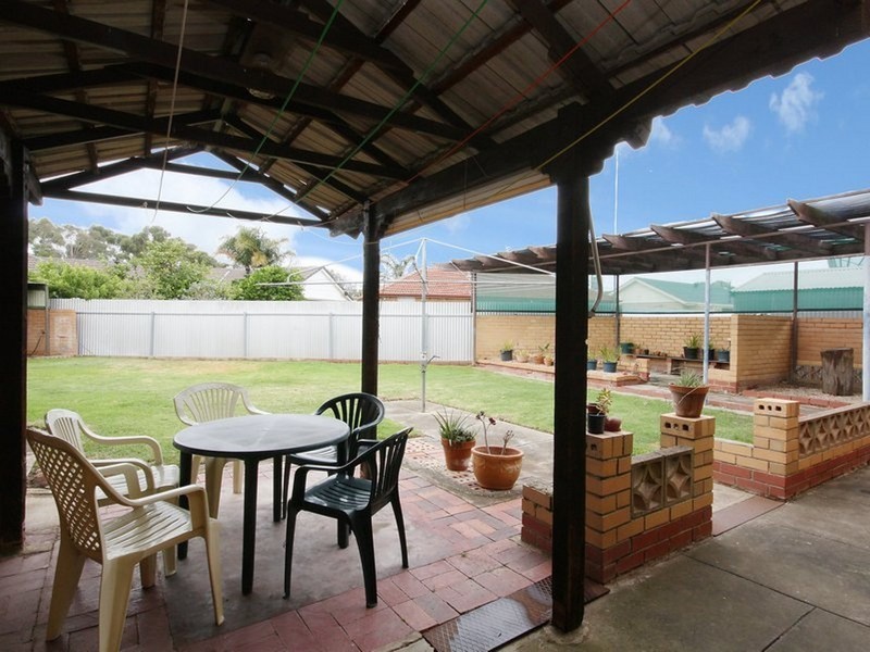 5 Lilac Avenue, Flinders Park SA 5025